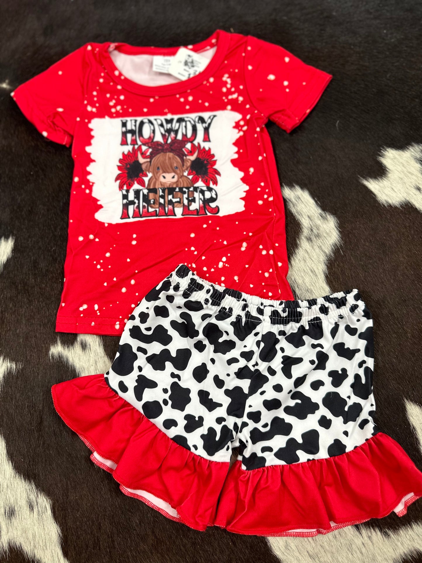 Howdy Heifer Shorts Outfit